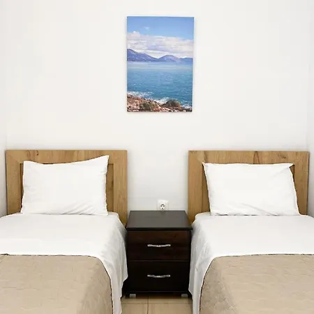 Acta's * Himare